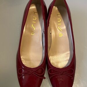 Unisa Women's Burgundy Ballet Flats